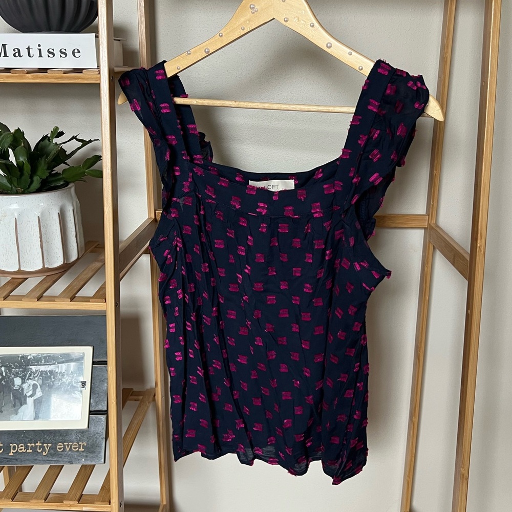 Ruffle Sleeve Clip Detail Top